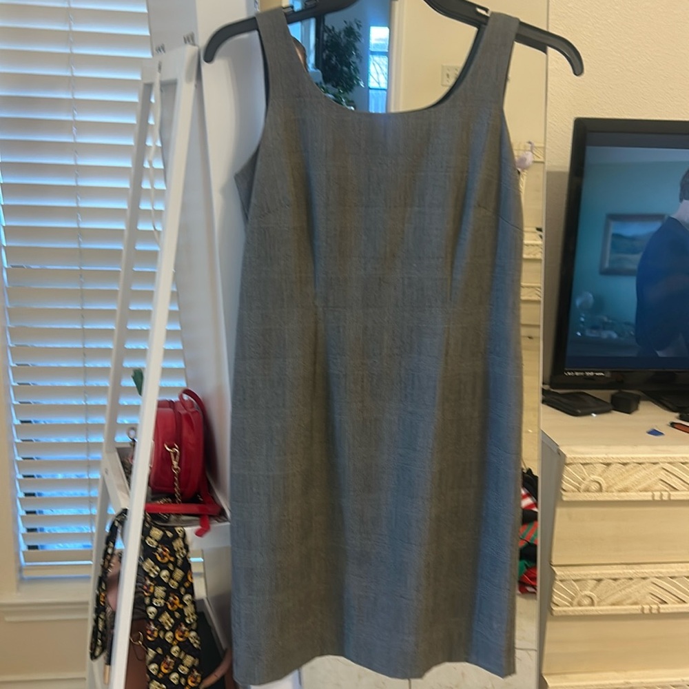 Really stylish Professional dress suite!